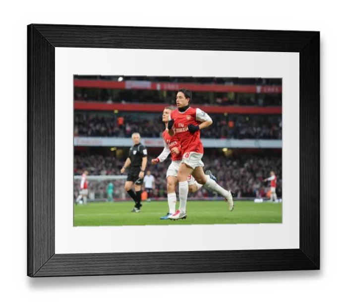 Framed Print : Arsenal vs Fulham: 2010-11 Season Match