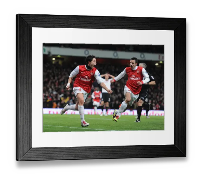 Framed Print : Arsenal FC vs Fulham: 2010-11 Season Match Framed Print : Arsenal FC vs Fulham: 2010-11 Season Match