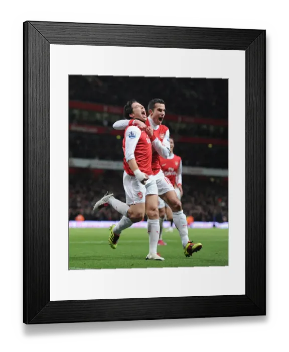 Framed Print : Arsenal FC vs Fulham: 2010-11 Season Match