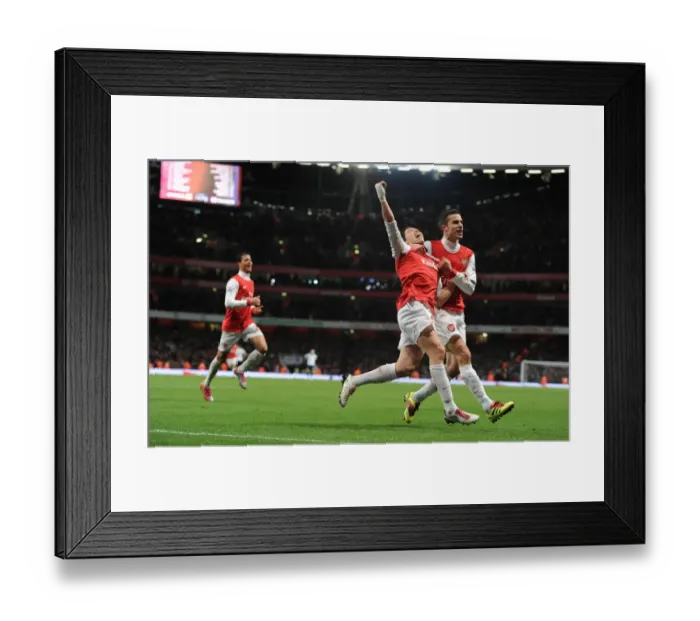 Framed Print : Arsenal FC vs Fulham: 2010-11 Season Match