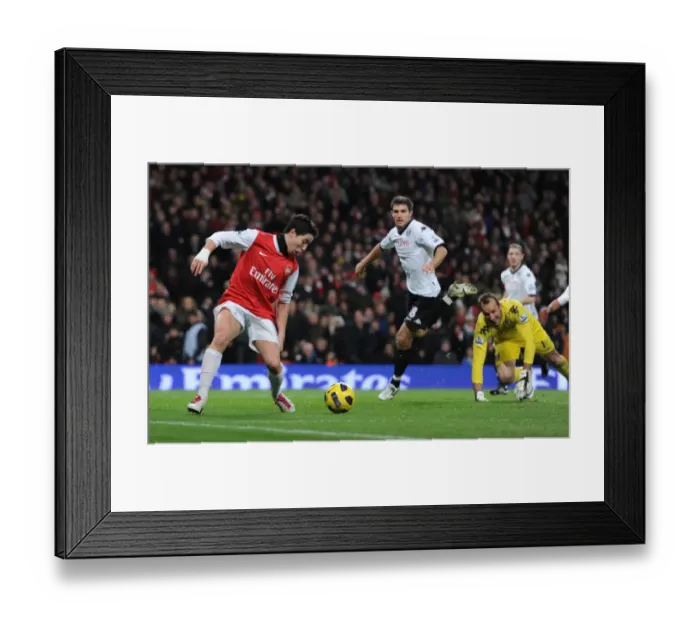 Framed Print : Arsenal FC vs Fulham: 2010-11 Season Match Framed Print : Arsenal FC vs Fulham: 2010-11 Season Match