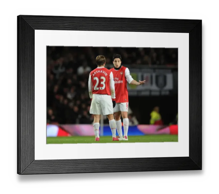 Framed Print : Arsenal FC Prints Previous Season Matches: Matches 2010-11: Arsenal v Fulham 2010-11