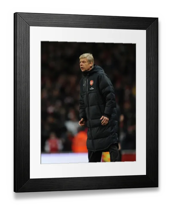 Framed Print : Arsenal FC vs Fulham: 2010-11 Season Match Framed Print : Arsenal FC vs Fulham: 2010-11 Season Match