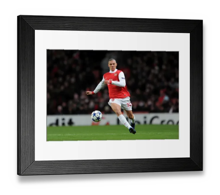 Framed Print : Kieran Gibbs (Arsenal). Arsenal 3: 1 Partizan Belgrade. UEFA Champions League