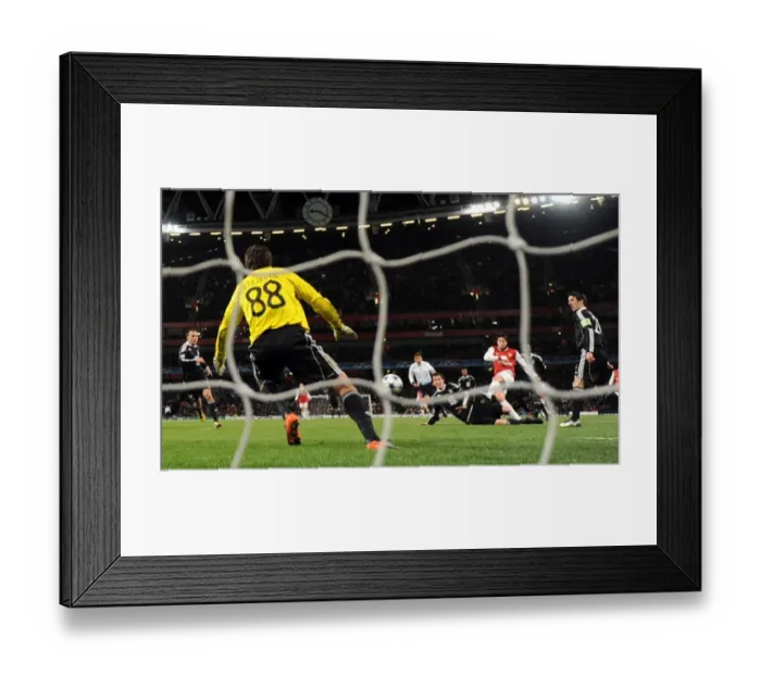 Framed Print : Samir Nasri scores Arsenals 3rd goal past Vladimir Stojkovic (Partizan)