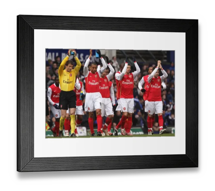 Framed Print : The Arsenal team wave to the fans before the match Framed Print : The Arsenal team wave to the fans before the match