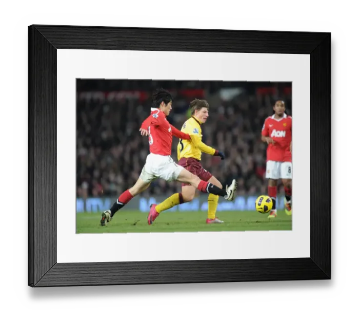 Framed Print : Andrey Arshavin (Arsenal) Ji-Sung Park (Man United). Manchester United 1: 0 Arsenal