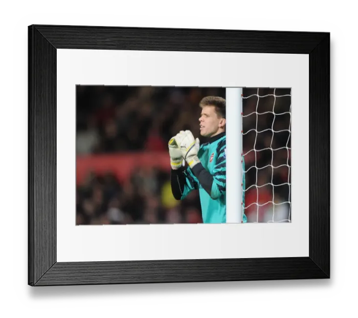 Framed Print : Wojciech Szczesny's Heroic Performance: Arsenal's 1-0 Victory at Old Trafford (Manchester United vs. Arsenal, 2010-11)