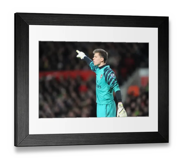 Framed Print : Wojciech Szczesny's Heroic Performance: Arsenal's 1-0 Victory over Manchester United, 2010-11 Premier League