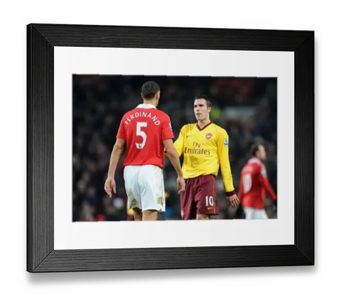 Framed Print : Robin van Perise (Arsenal) Rio Ferdinand (Man Utd). Manchester United 1: 0 Arsenal Framed Print : Robin van Perise (Arsenal) Rio Ferdinand (Man Utd). Manchester United 1: 0 Arsenal