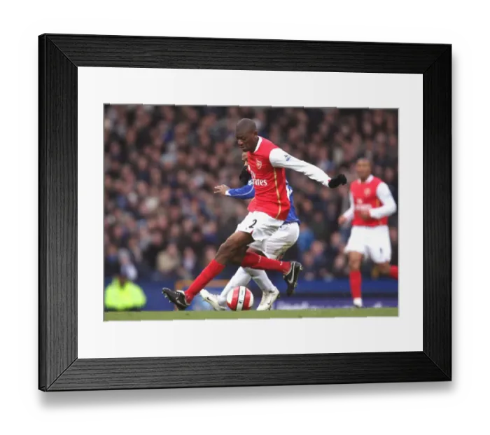 Framed Print : Abu Diaby (Arsenal) Manuel Fernandes (Everton) Framed Print : Abu Diaby (Arsenal) Manuel Fernandes (Everton)