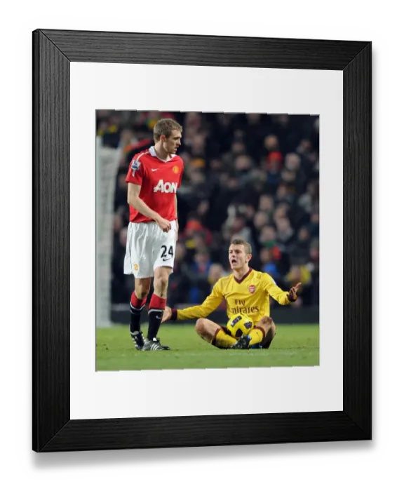 Framed Print : Jack Wilshere (Arsenal) Darren Fletcher (Man Utd). Manchester United 1: 0 Arsenal Framed Print : Jack Wilshere (Arsenal) Darren Fletcher (Man Utd). Manchester United 1: 0 Arsenal
