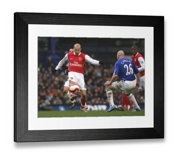 Framed Print : Freddie Ljungberg (Arsenal) Lee Carsley (Everton) Framed Print : Freddie Ljungberg (Arsenal) Lee Carsley (Everton)