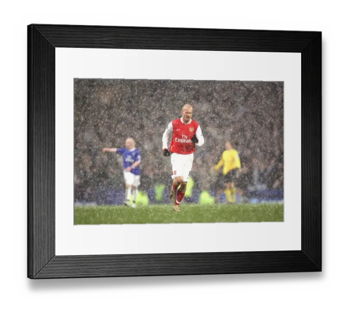 Framed Print : Arsenal's Glory: 1-0 Premiership Victory at Everton's Goodison Park, March 18, 2007