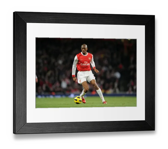 Framed Print : Abou Diaby's Stunner: Arsenal's 3-1 Victory Over Chelsea in the Barclays Premier League at Emirates Stadium (December 27, 2010)