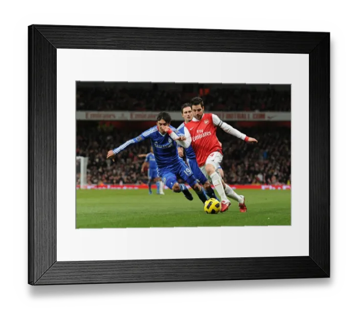 Framed Print : Cesc Fabregas (Arsenal) Paulo Ferrriera (Chelsea). Arsenal 3: 1 Chelsea