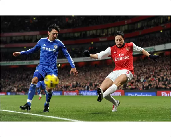 Samir Nasri (Arsenal) Paulo Ferreira (Chelsea). Arsenal 3: 1 Chelsea. Barclays Premier League
