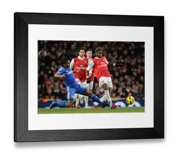 Framed Print : Alex Song (Arsenal) Flourent Malouda (Chelsea). Arsenal 3: 1 Chelsea. Barclays Premier League Framed Print : Alex Song (Arsenal) Flourent Malouda (Chelsea). Arsenal 3: 1 Chelsea. Barclays Premier League
