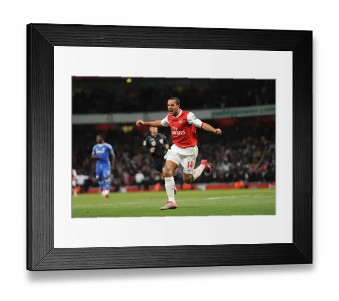 Framed Print : Theo Walcott's Triumph: Arsenal's Exhilarating 3-1 Victory Over Chelsea (December 27, 2010)
