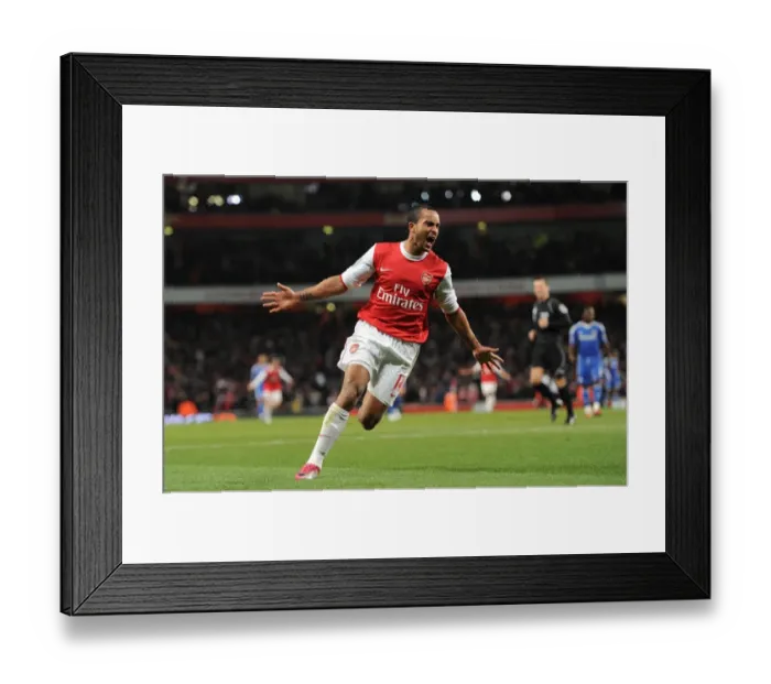 Framed Print : Theo Walcott's Triumph: Arsenal's Exhilarating 3-1 Victory Over Chelsea (December 27, 2010)