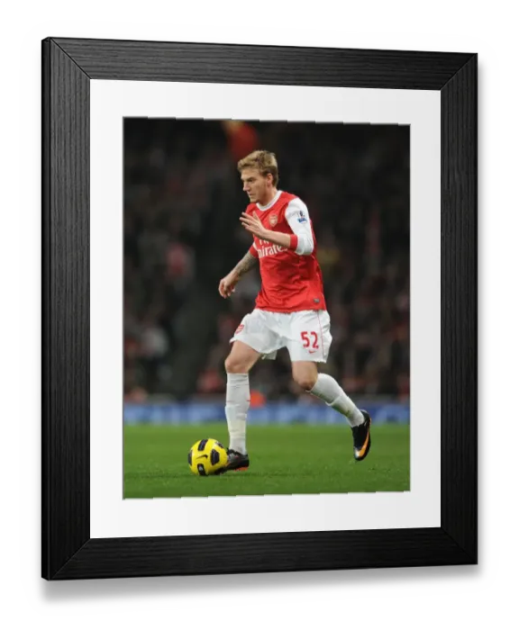 Framed Print : Nicklas Bendtner (Arsenal). Arsenal 0: 0 Manchester City, Barclays Premier League