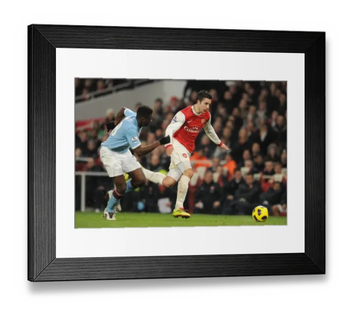 Framed Print : Rival Rivals: Van Persie vs. Toure - The Battle of Emirates, 0-0 Framed Print : Rival Rivals: Van Persie vs. Toure - The Battle of Emirates, 0-0