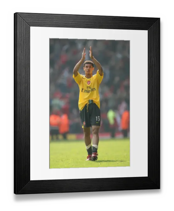 Framed Print : Denilson Bids Farewell: A Bittersweet Moment Amidst Liverpool's 4-1 Victory over Arsenal, 2007
