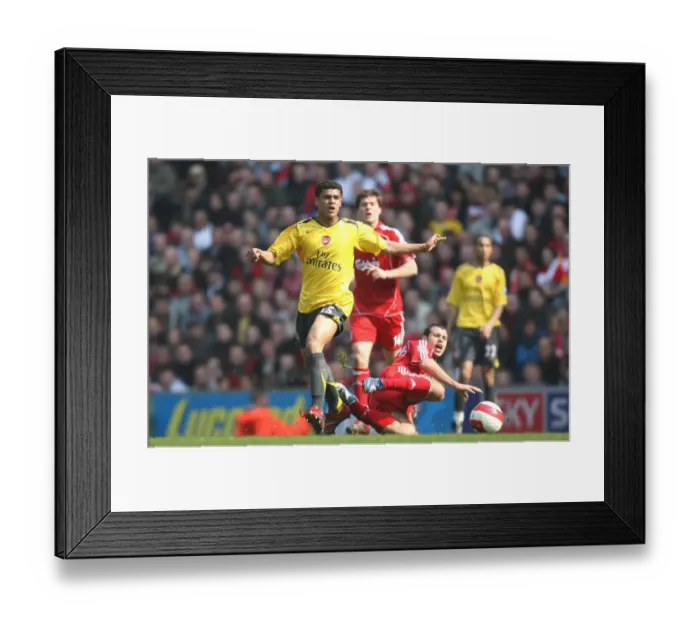 Framed Print : Denilson (Arsenal) Javier Mascherano (Liverpool) Framed Print : Denilson (Arsenal) Javier Mascherano (Liverpool)