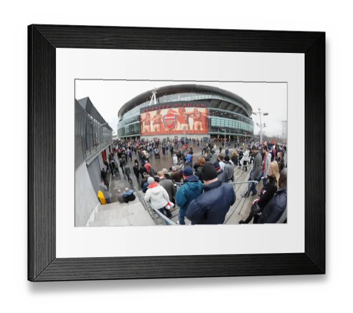 Framed Print : Arsenal vs Leeds United: FA Cup 3rd Round at Emirates Stadium Framed Print : Arsenal vs Leeds United: FA Cup 3rd Round at Emirates Stadium