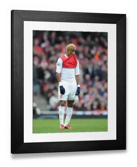 Framed Print : Alex Song in Action for Arsenal Against Leeds United, FA Cup 3rd Round, Emirates Stadium