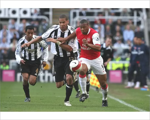 Baptista vs. Onyewu: A Battle of Giants in the FA Premiership Stalemate at St. James Park, Arsenal vs. Newcastle United, 2007