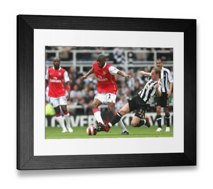 Framed Print : Abu Diaby (Arsenal) Nicky Butt (Newcastle United) Framed Print : Abu Diaby (Arsenal) Nicky Butt (Newcastle United)