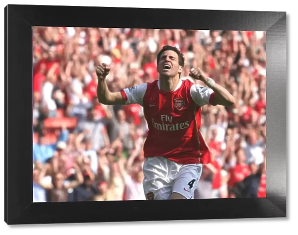 Cesc Fabregas's Thrilling Goal: Arsenal Leads 2-1 vs. Bolton Wanderers, FA Premiership, 2007