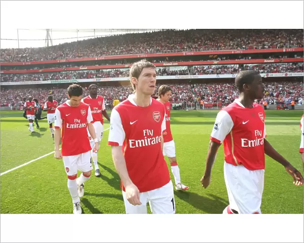 Alex Hleb in Action: Arsenal's 2-1 Victory over Bolton Wanderers, FA Premiership, Emirates Stadium, London, April 14, 2007