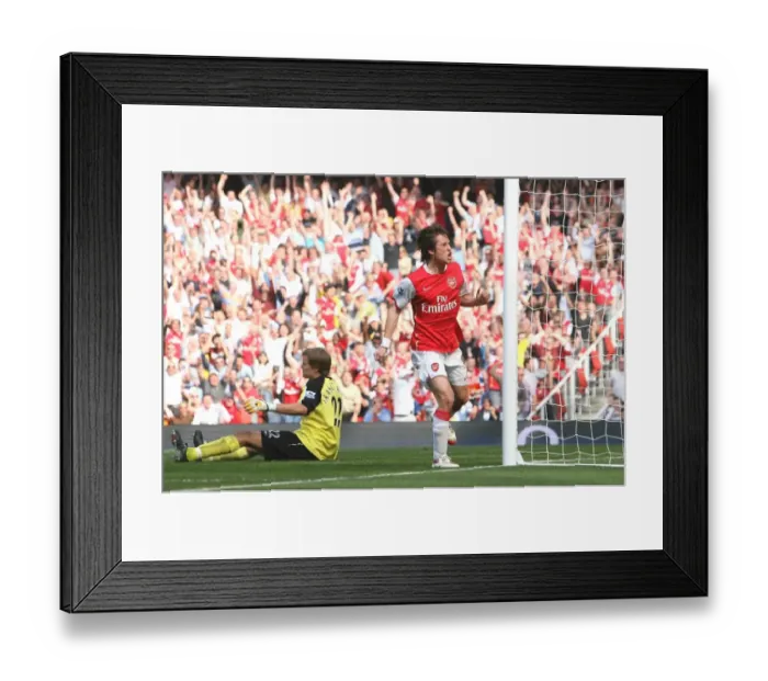 Framed Print : Rosicky's Debut: Arsenal's Thrilling 2-1 Victory Over Bolton Wanderers