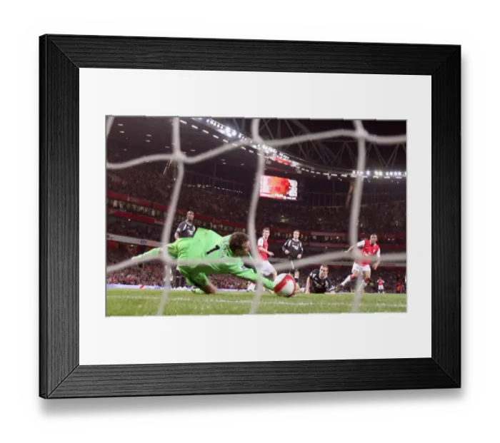 Framed Print : Julio Baptista scores Arsenals 3rd goal past Andreas Isaksson (Man City)
