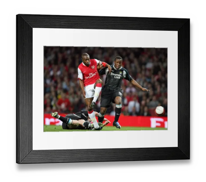 Framed Print : William Gallas (Arsenal) Nedum Onuoha (Man City) Framed Print : William Gallas (Arsenal) Nedum Onuoha (Man City)