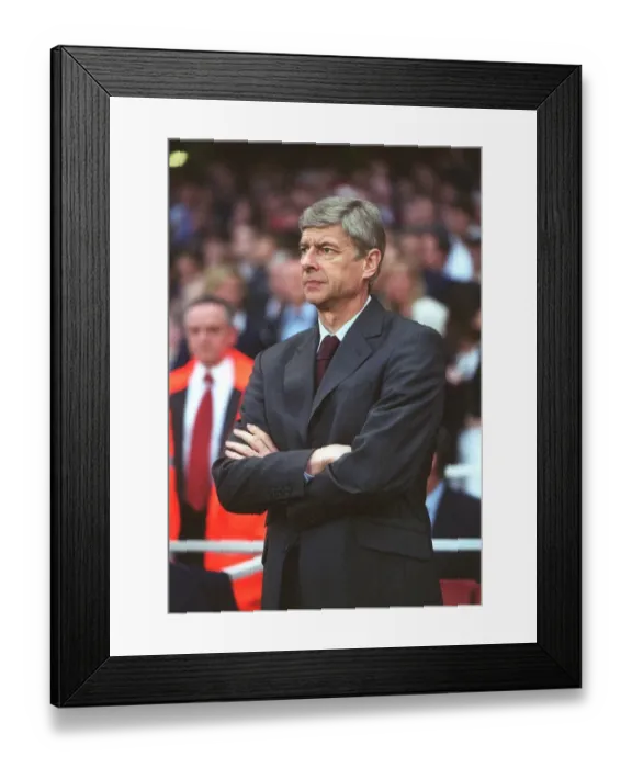 Framed Print : Arsene Wenger in Focus: Arsenal's Victory Over Manchester City, 17-4-07