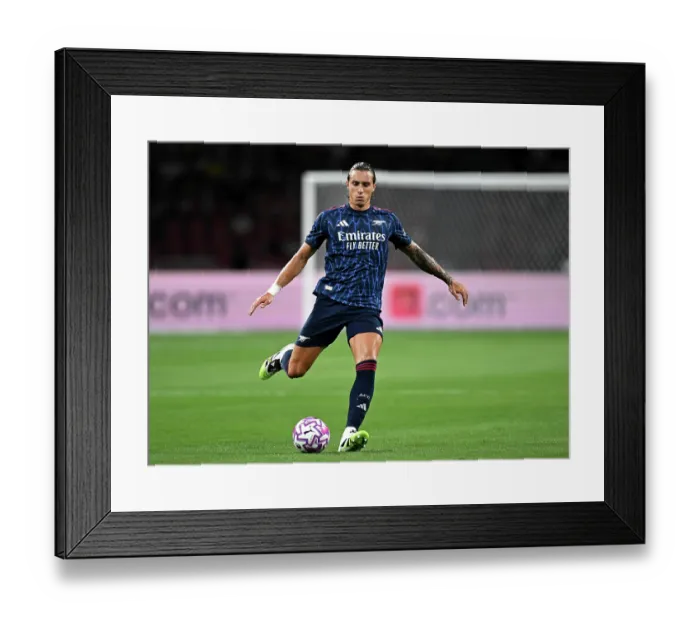 Framed Print : Arsenal FC v AC Milan: Pre-Season Friendly Framed Print : Arsenal FC v AC Milan: Pre-Season Friendly
