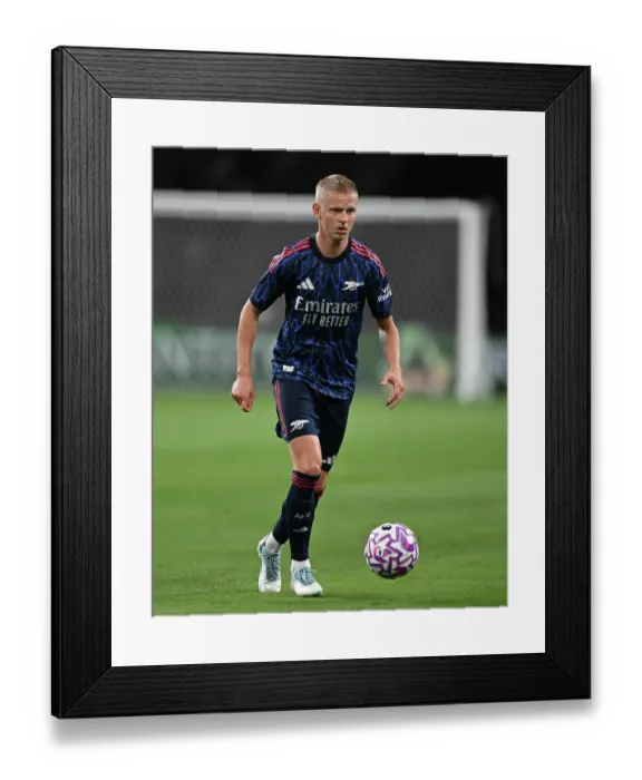 Framed Print : Arsenal FC v AC Milan: Pre-Season Friendly Framed Print : Arsenal FC v AC Milan: Pre-Season Friendly