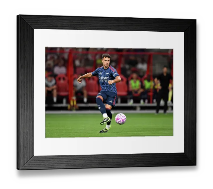 Framed Print : Arsenal FC v AC Milan: Pre-Season Friendly