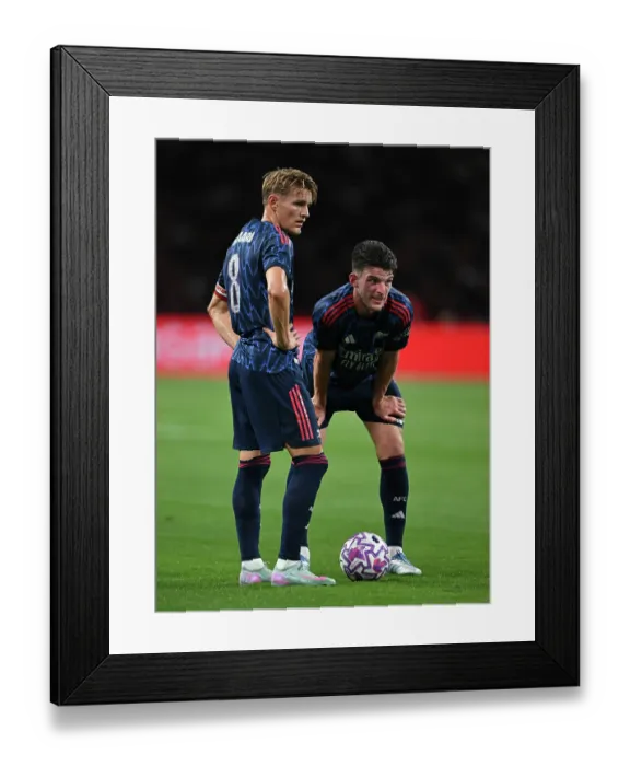 Framed Print : Arsenal FC v AC Milan: Pre-Season Friendly