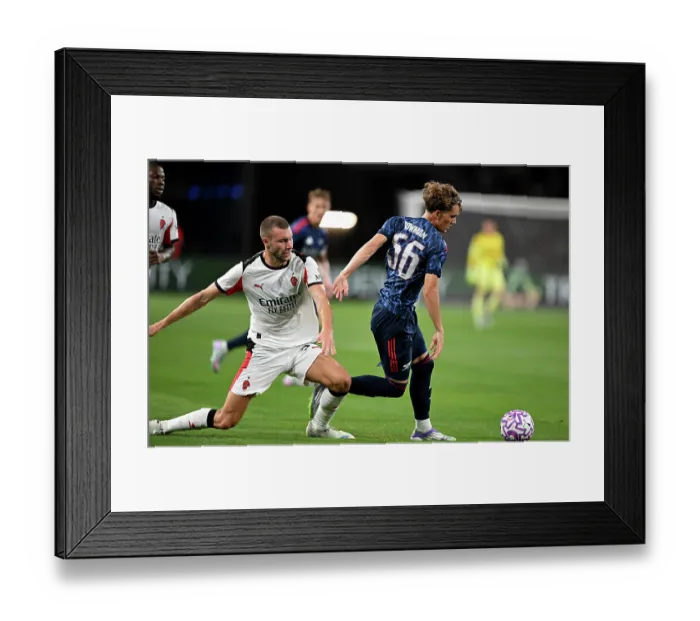 Framed Print : Arsenal FC v AC Milan: Pre-Season Friendly Framed Print : Arsenal FC v AC Milan: Pre-Season Friendly