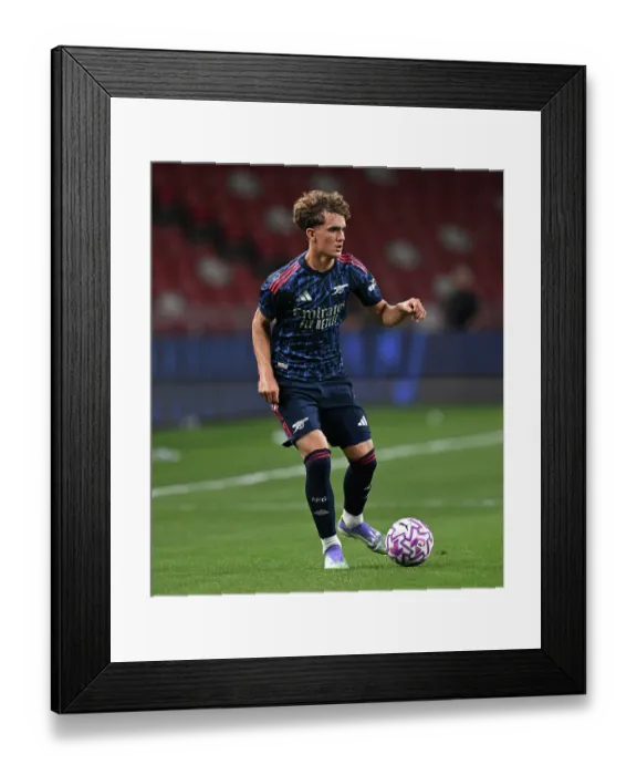 Framed Print : Arsenal FC v AC Milan: Pre-Season Friendly Framed Print : Arsenal FC v AC Milan: Pre-Season Friendly