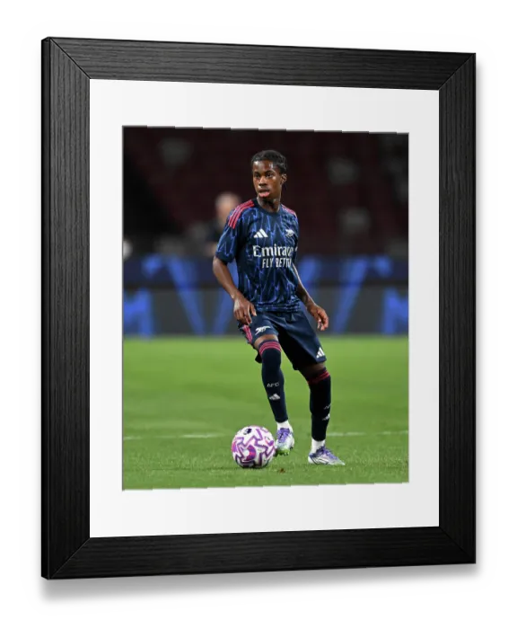 Framed Print : Arsenal FC v AC Milan: Pre-Season Friendly Framed Print : Arsenal FC v AC Milan: Pre-Season Friendly