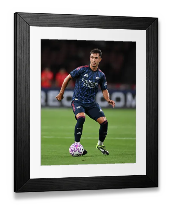 Framed Print : Arsenal FC v AC Milan: Pre-Season Friendly Framed Print : Arsenal FC v AC Milan: Pre-Season Friendly