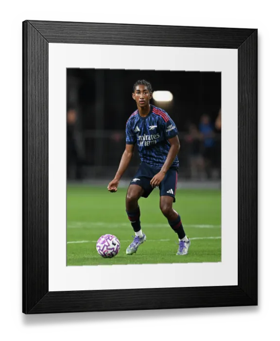 Framed Print : Arsenal FC v AC Milan: Pre-Season Friendly