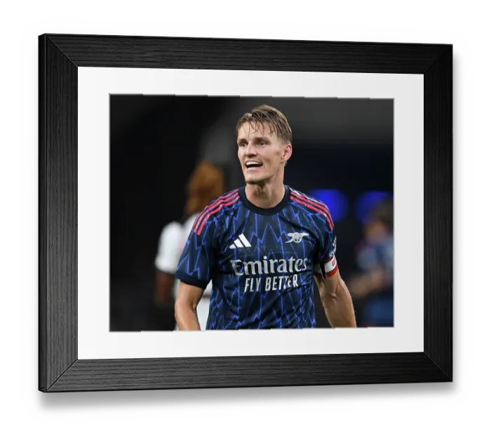 Framed Print : Arsenal FC v AC Milan: Pre-Season Friendly Framed Print : Arsenal FC v AC Milan: Pre-Season Friendly