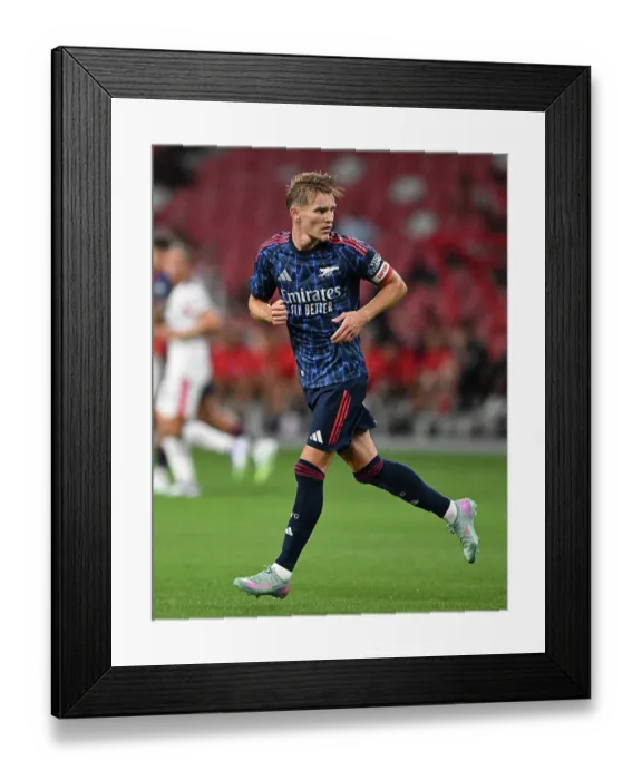 Framed Print : Arsenal FC v AC Milan: Pre-Season Friendly
