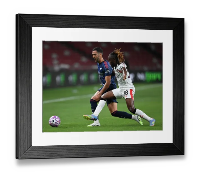 Framed Print : Arsenal FC v AC Milan: Pre-Season Friendly Framed Print : Arsenal FC v AC Milan: Pre-Season Friendly